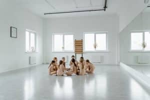 Fitness Mirrors With Interactive Training Programs