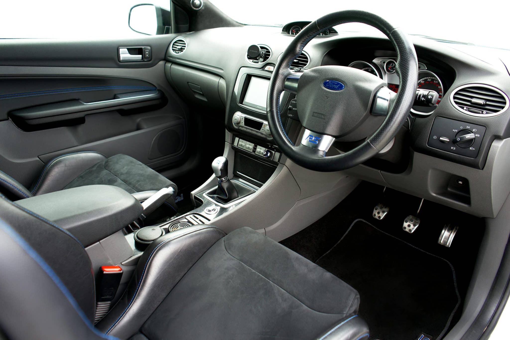 Carbon-Negative Vehicles: Cars That Clean the Air